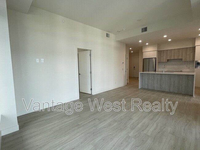 Building Photo - 3699-3699 Capozzi Rd