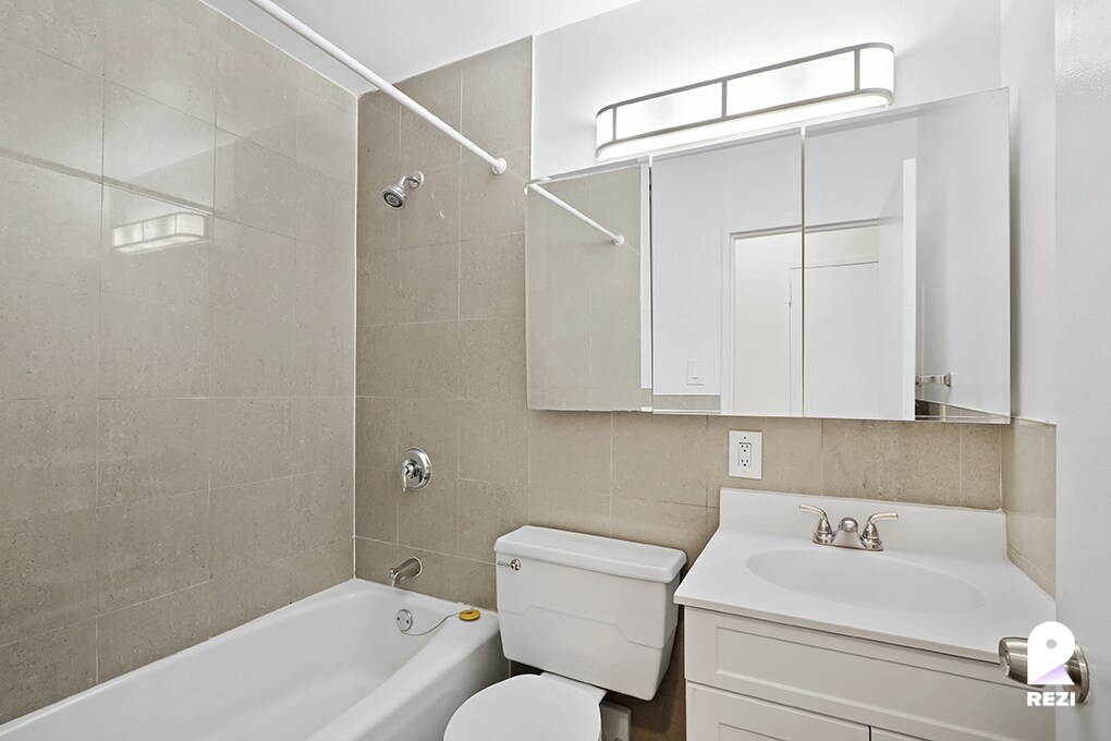Building Photo - 343 E 76th St