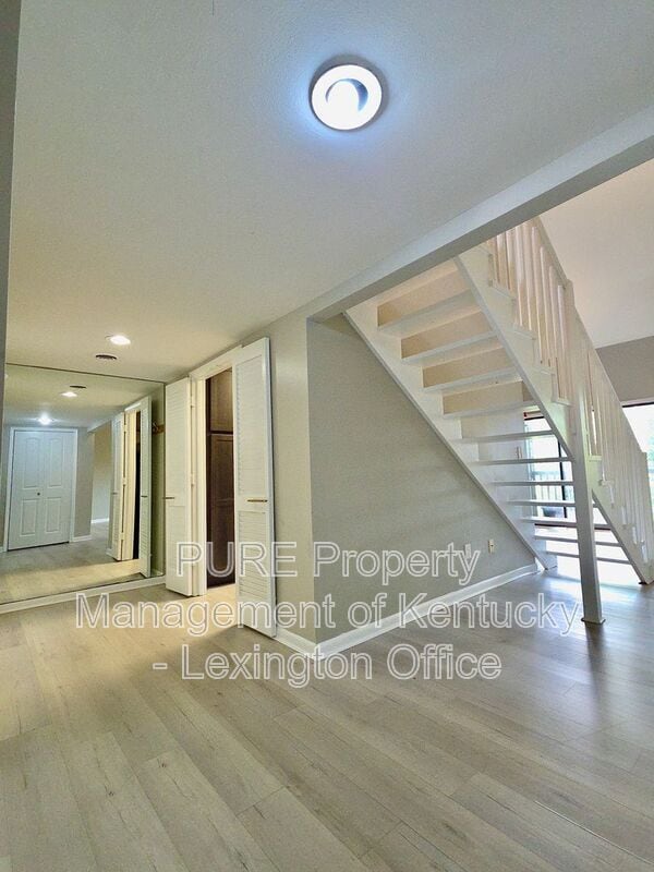 Foto del edificio - 750 Shaker Dr