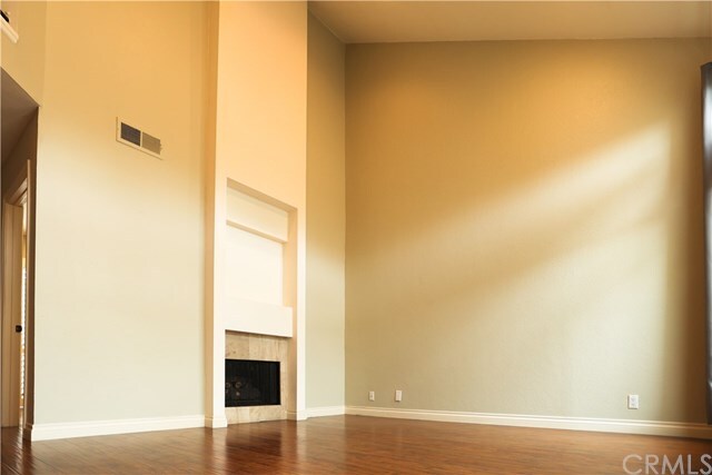 Building Photo - 44 Navarre
