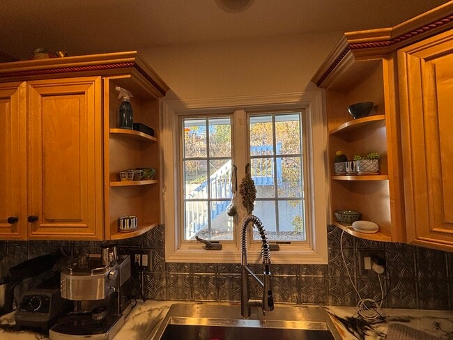 Foto del edificio - 2713 Northcrest Dr