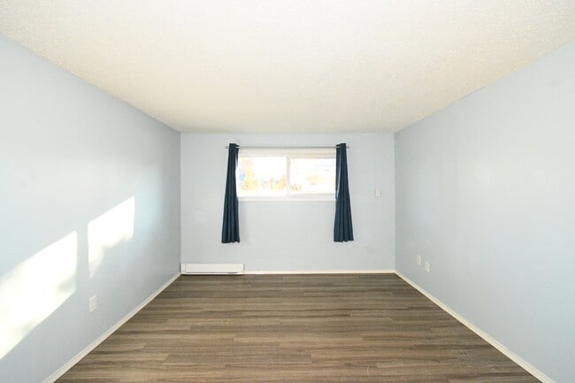 Building Photo - 139 Conveyor St