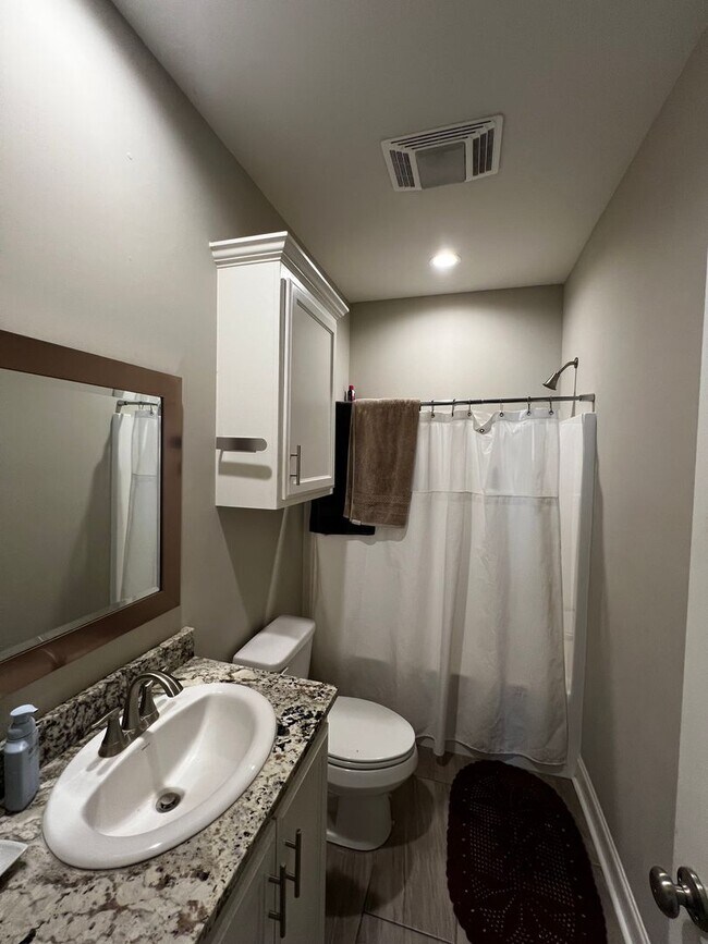 Foto del edificio - 3 Bedroom, 2 Bathroom, Brick Home , Garage , fenced yard