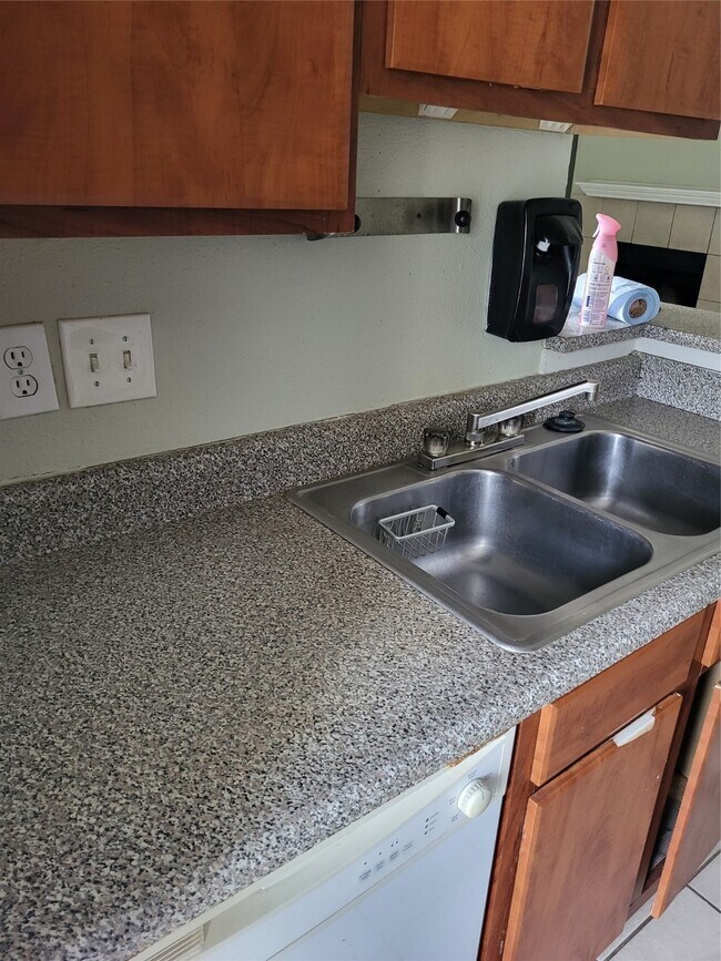 Foto del edificio - 3506 Cove View Blvd