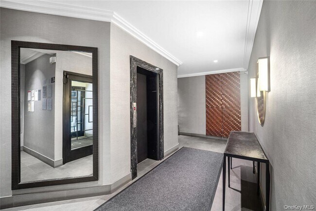 Building Photo - 152 E 35th St