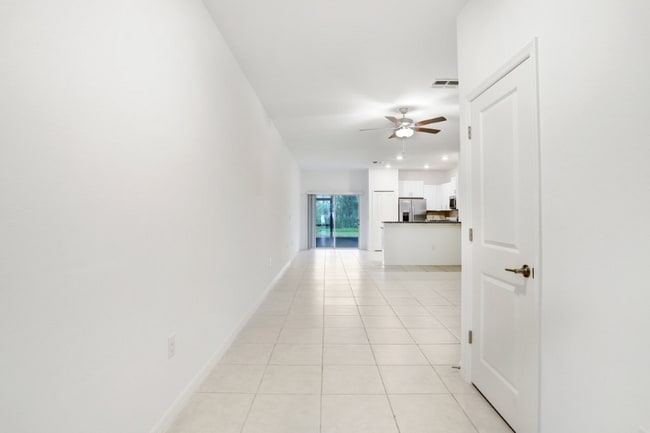 Building Photo - 6024 Shiner St