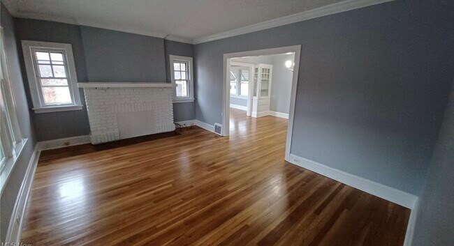 Foto del edificio - 1296 Nicholson Ave