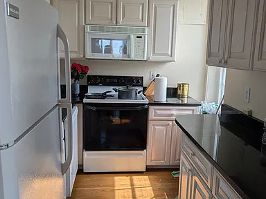 Building Photo - 2 Louisburg Sq Unit #4/5