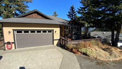 Building Photo - 2473 Valley View Pl
