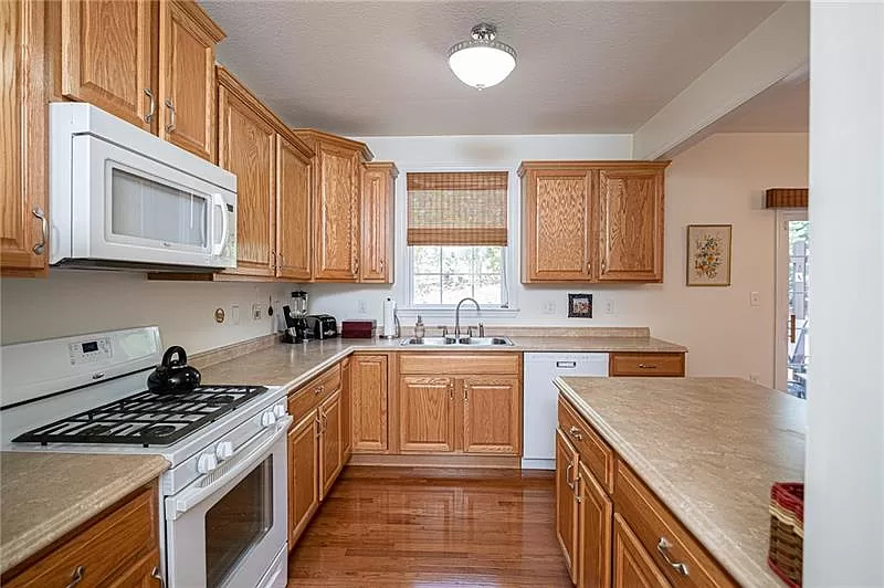 Primary Photo - 10583 Timber Edge Dr