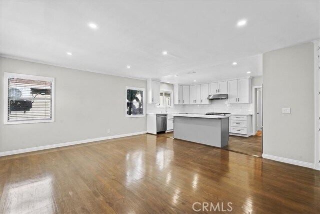 Foto del edificio - 5509 W 122nd St