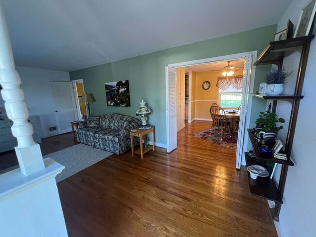 Building Photo - Lovely one level, 3-bdrm House in SW Roano...