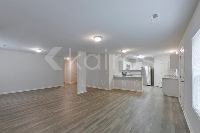 Foto del edificio - 2481 Whirlwind Ln