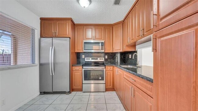 Building Photo - 1153 Hampton Blvd