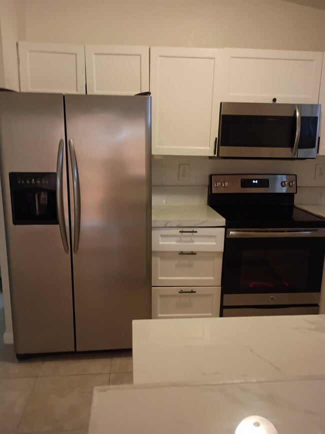 Kitchen - 1902 NW 83rd St