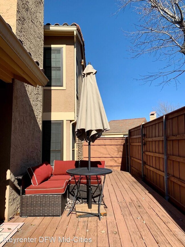 Building Photo - 2 br, 2 bath House - 4242 Madera Road