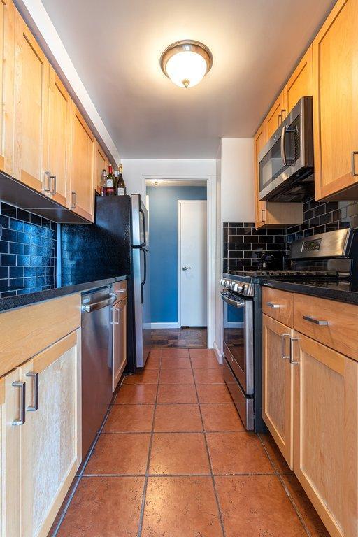 Building Photo - 2 bedroom in manhattan NY 0