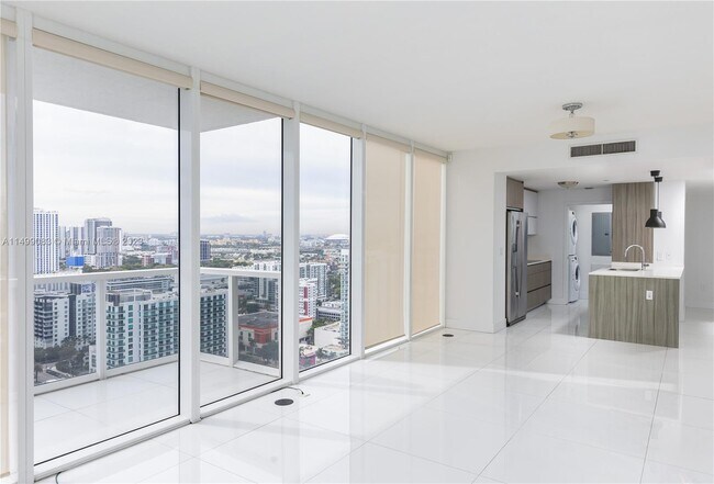 Foto del edificio - 600 NE 27th St