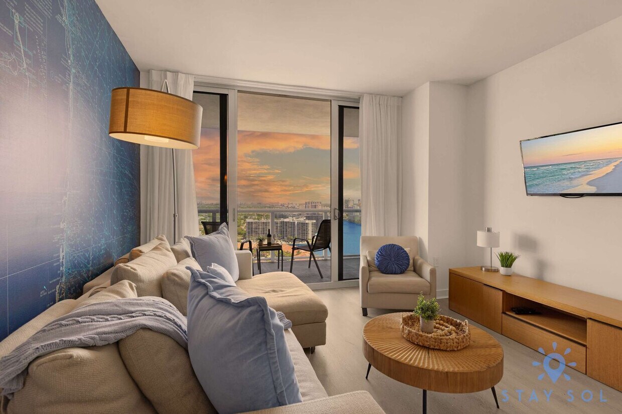 Foto principal - 2602 E Hallandale Beach Blvd