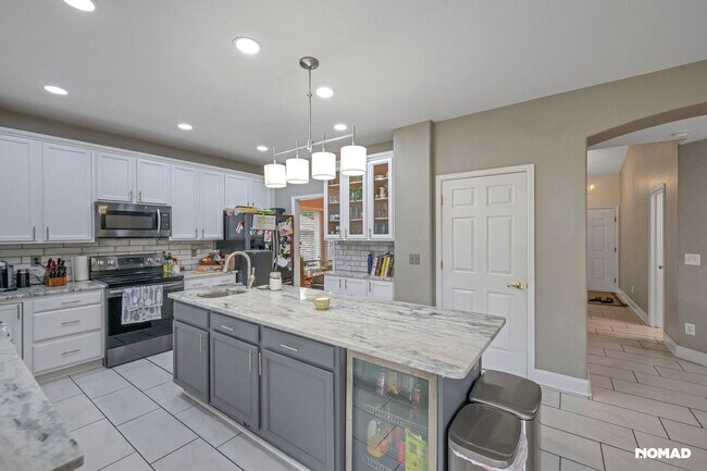 Foto del edificio - Spacious 4BR House in Aurora