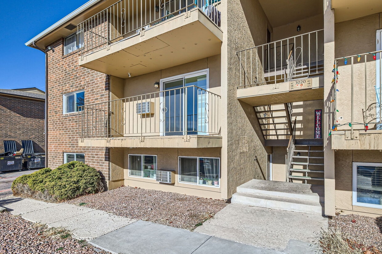 3020 E Bijou #5B - 3020 E Bijou St