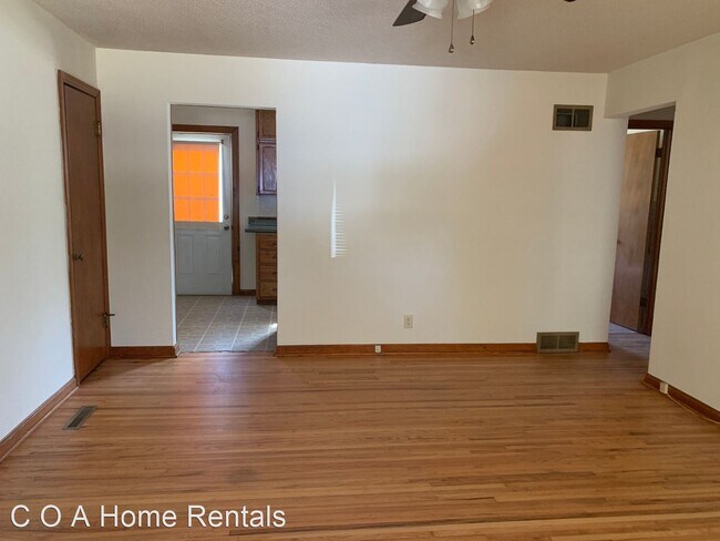 Building Photo - 2 br, 1 bath House - 334 N. Mt Carmel
