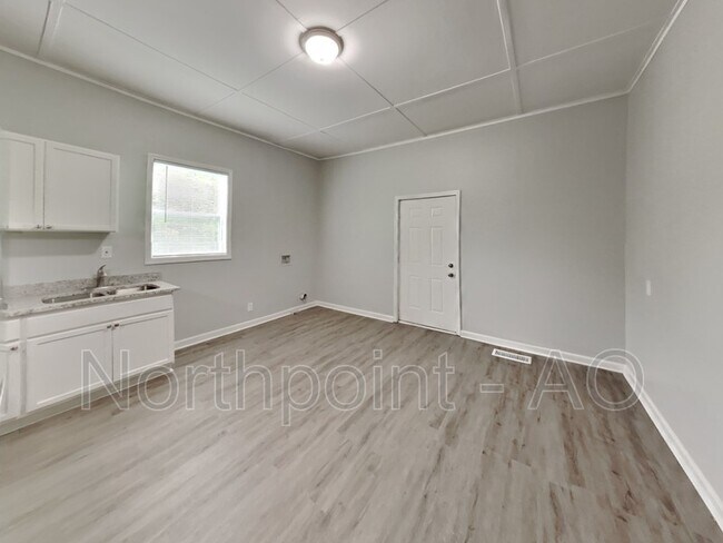Foto del edificio - 64 Poplar St