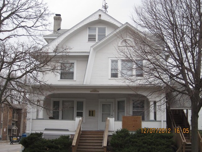 Building Photo - 21 N Dodge St