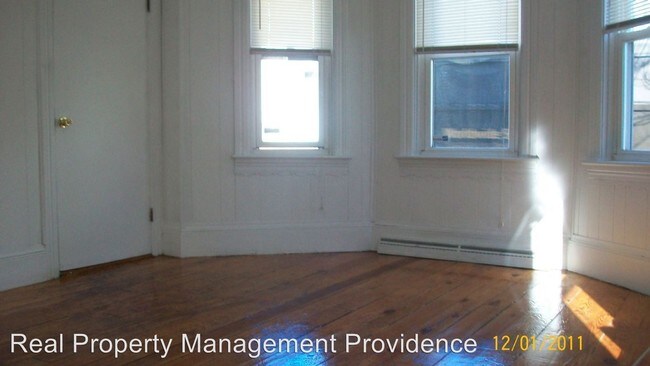 Building Photo - 8 Denison St
