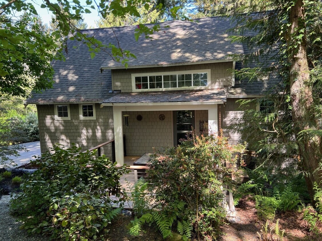 Primary Photo - Bainbridge home for rent in magical setting.