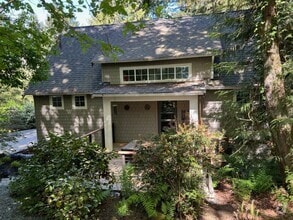 Building Photo - 8147 Hansen Rd NE