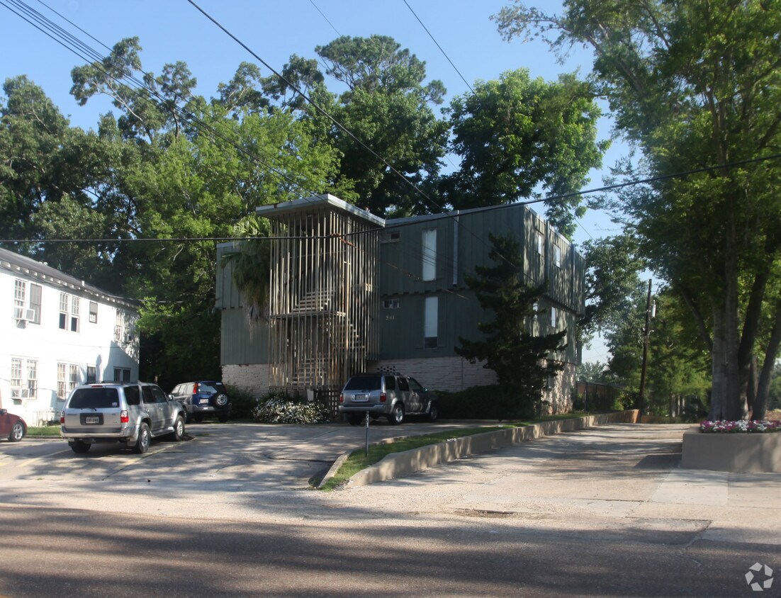 Foto principal - 561 E State St
