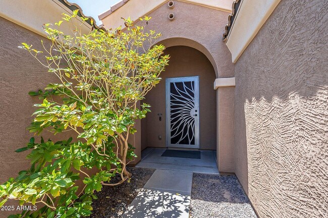 Building Photo - 2401 E Sequoia Dr