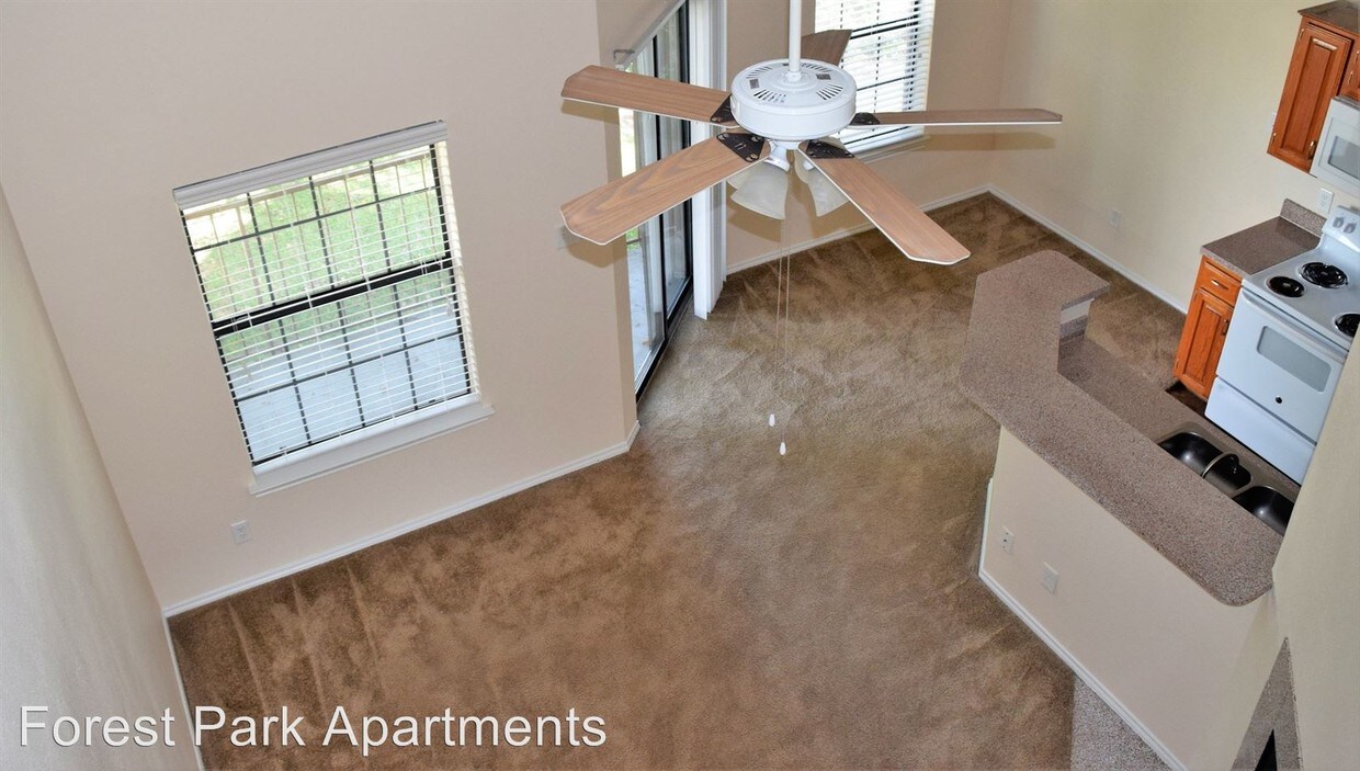 Foto del edificio - 1516 Forest Park Cir