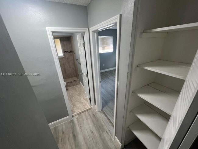 Foto del edificio - 6877 NW 30th St