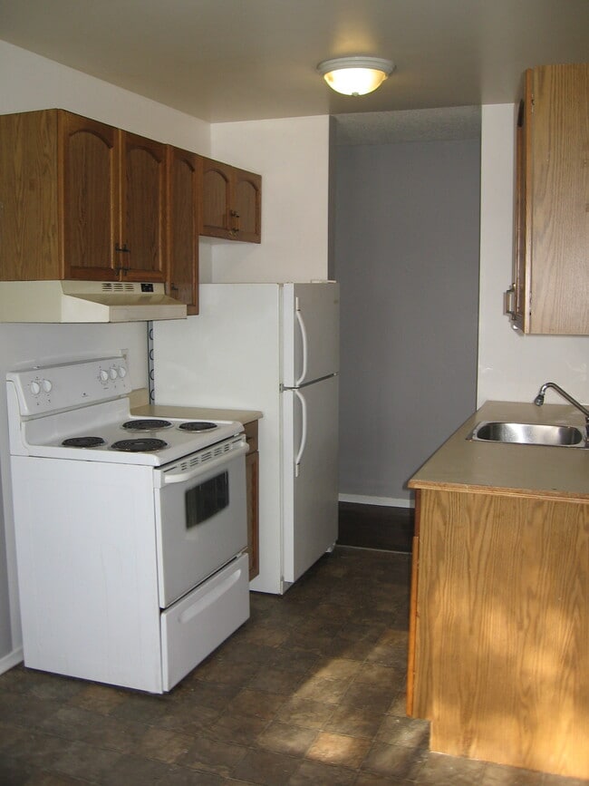 Building Photo - 826 Fairbairn St