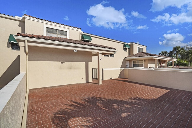 Building Photo - 6630 Villa Sonrisa Dr