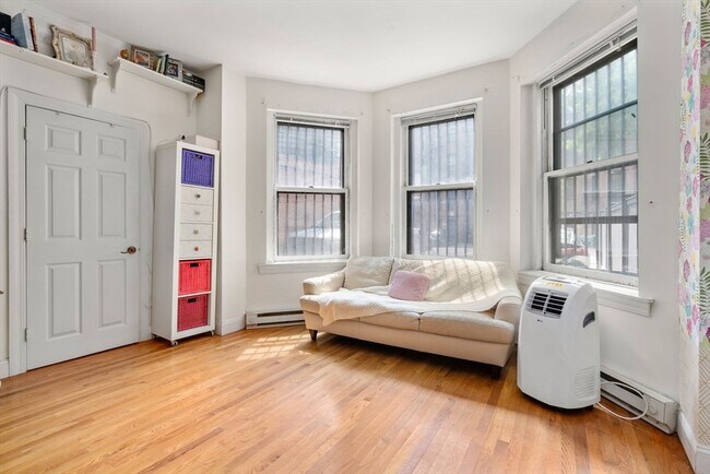 Foto del edificio - 362 Commonwealth Ave