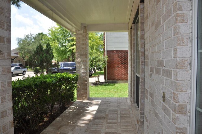 Foto del edificio - 2222 Drake Falls Dr