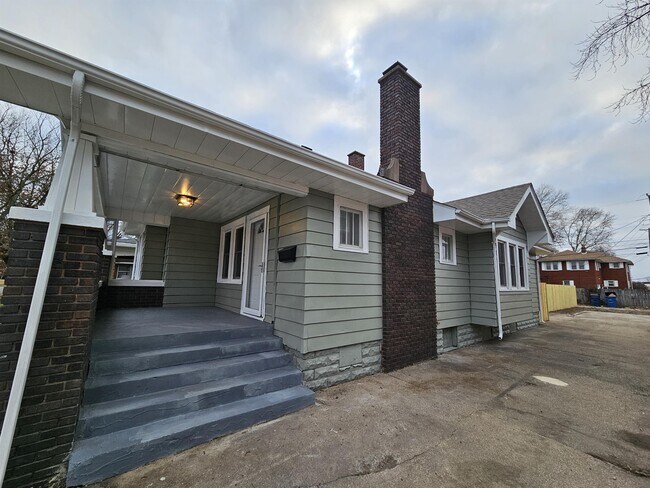Building Photo - 25 Barton Ave