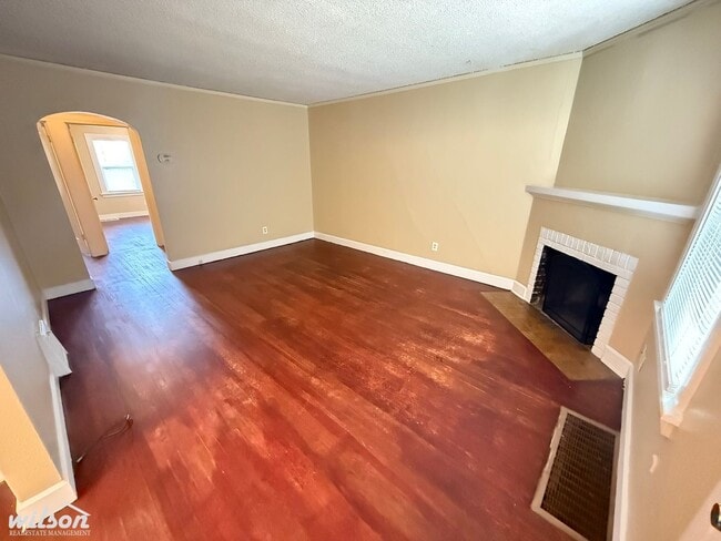 Building Photo - 211 S 16th Ave