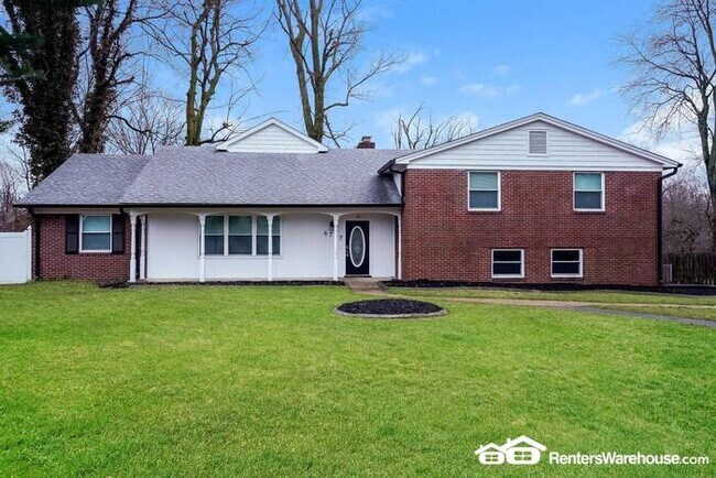 Building Photo - PRICE DROP!!! HUGE & Completely Renovated ...