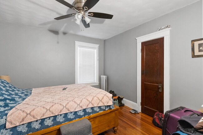 Foto del edificio - 75 Newton St