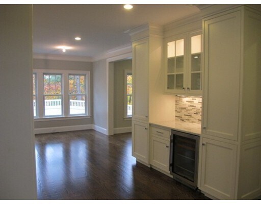 Building Photo - 114 Dedham St
