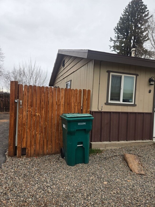 Building Photo - 715 S Laguna Ave