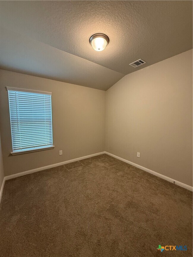 Building Photo - 3059 Pike Dr