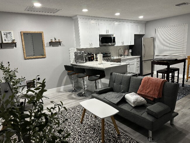 Photo - 122 E 22nd Ct House