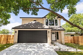 Building Photo - 8708 Cretys Cove