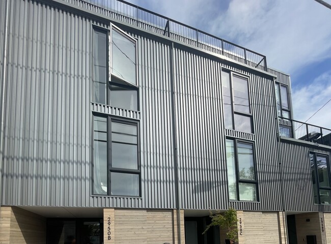 Foto del edificio - 2950 Fairview Ave E