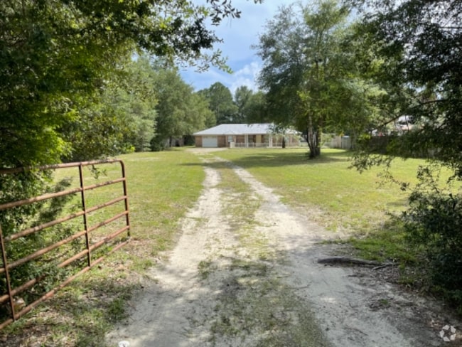 Building Photo - 5682 FL-20
